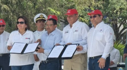CEREMONIA DE ENTREGA DEL LOTE Z-69 A PETROPERÚ S.A.